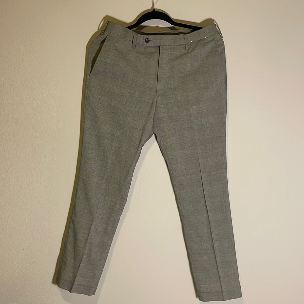 Uniqlo Men Grey Plaid Pleated trouser 30x27